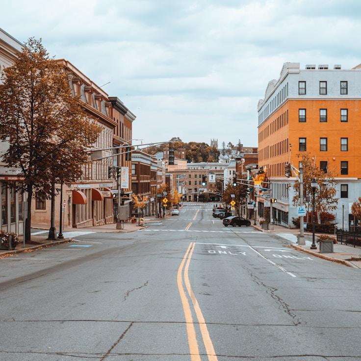 Parents evaluating schools in Germany